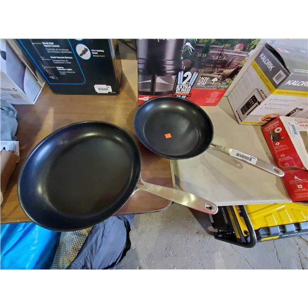 Lot of 2 OXO Frying Pans - OUT OF BOX - SOLD AS IS