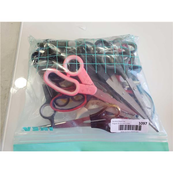 Lot of Assorted Scissors