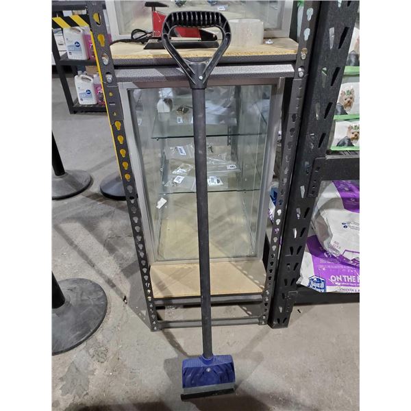 Winter Ice Chipper - Plastic Handle & Metal Blade