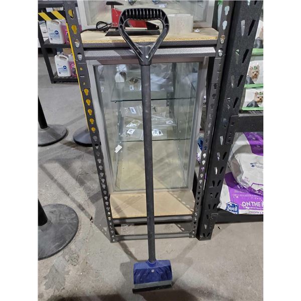 Winter Ice Chipper - Plastic Handle & Metal Blade