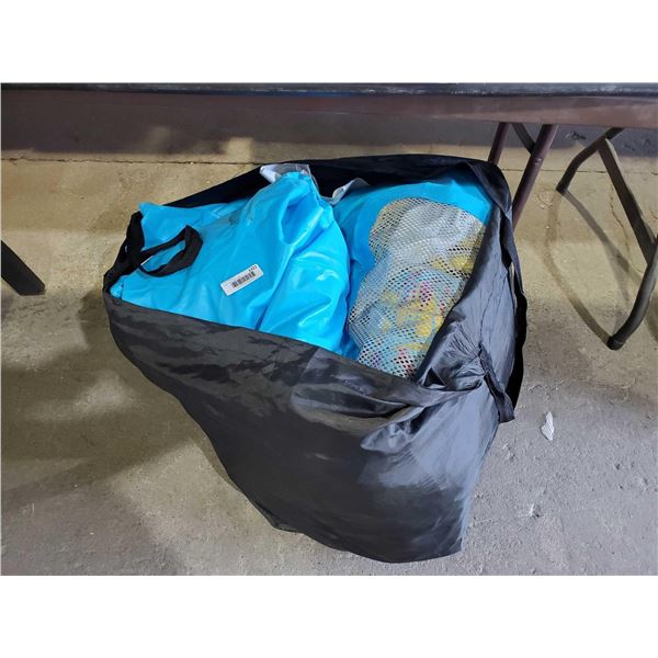 H2OGO! Giant Unicorn Island 19'4" x 13'3"/5.90m x 4.04m Has a tear in one side - OUT OF BOX - SOLD A