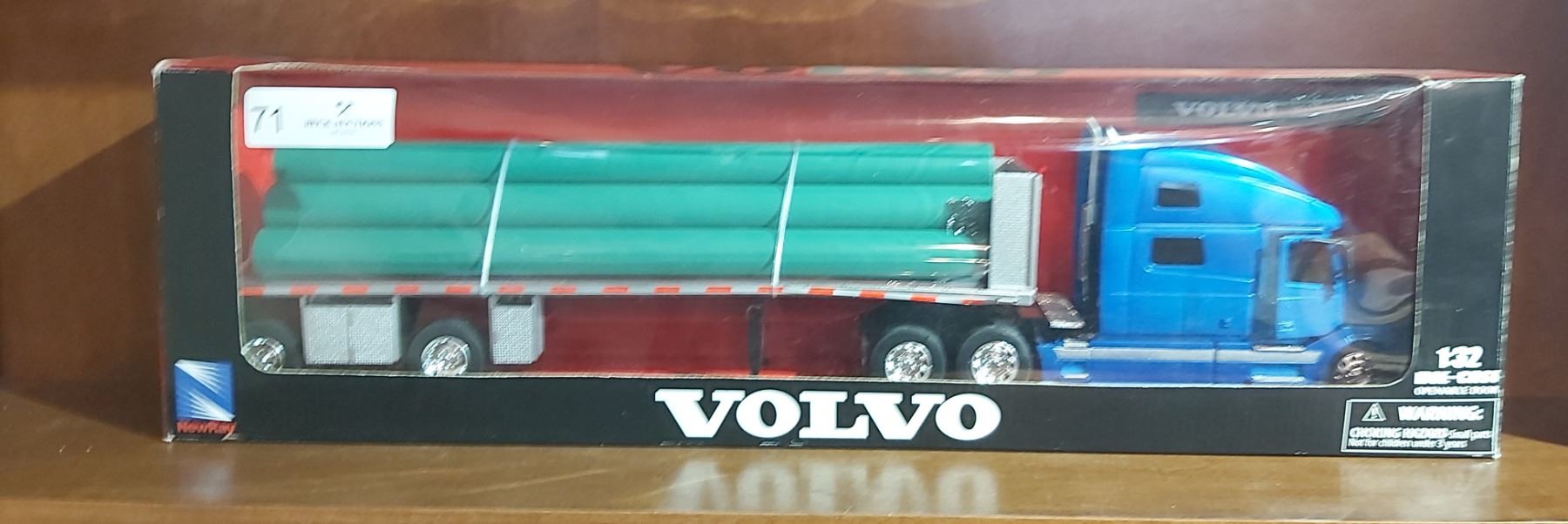 Volvo New Ray Semi Truck 1:32 Scale Diecast