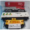 Image 2 : Santa Fe Locomotive HO Scale Plus Model Railroad Box Cars