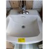 Image 1 : WHITE SINK W/TAP