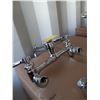 Image 2 : STAINLESS STEEL TAP SET