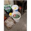 Image 1 : VARIOUS SZ BUCKETS OF SAFETY SALT