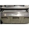 Image 2 : 3 DOOR TRUE S/S REFRIGERATED PREP CABINET ON