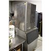 Image 3 : HOSHIZAKI MANITOWOC ICE MACHINE W/ BIN M# KM-65