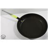 Image 1 : THERMALLOY 13.75" FRYING PAN