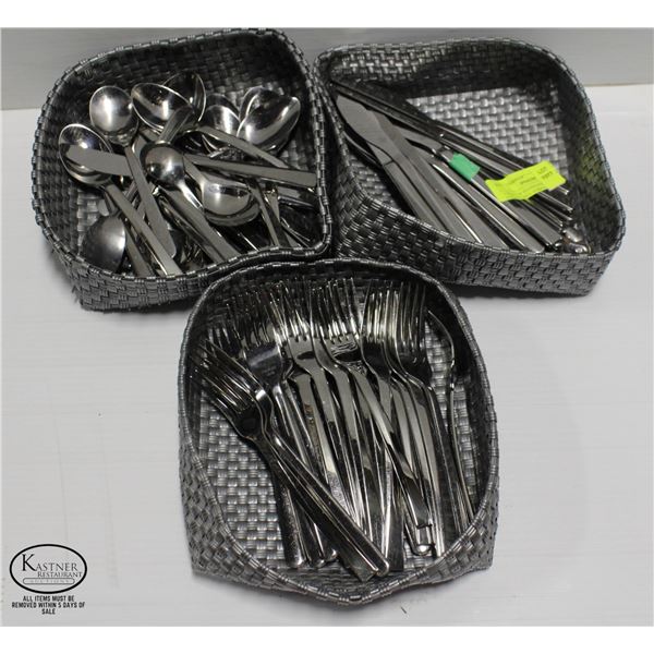 3 TRAYS OF STAINLESS STEEL CUTLERY INCL: FORKS,