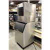 Image 2 : HOSHIZAKI ICE MACHINE MODEL W/ LARGE ICE-O-MATIC