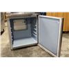 Image 4 : STAINLESS STEEL SINGLE DOOR CABINET IN CASTERS