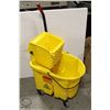 Image 1 : RUBBERMAID COMMERCIAL WAVE-BREAK MOP BUCKET