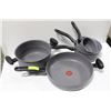 Image 2 : SET OF 5 STARFRIT POTS & PAN SET - NO LIDS