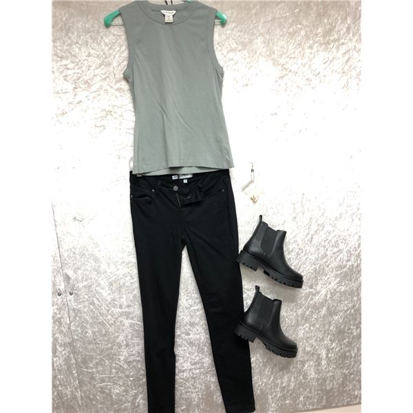 "Superhero Show - Season 7 Ep. 13" - #1 Hero - Complete outfit - includes Club Monaco Top (size: S)/