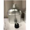 Image 2 : "Superheroes Show" Hero - Group of 2 duffel bag aluminum cantines