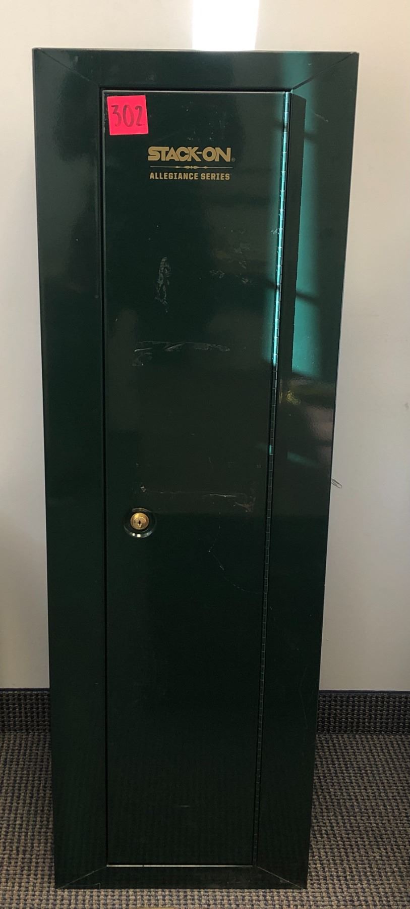 Stack-On allegiance series metal guns safe w/ keys