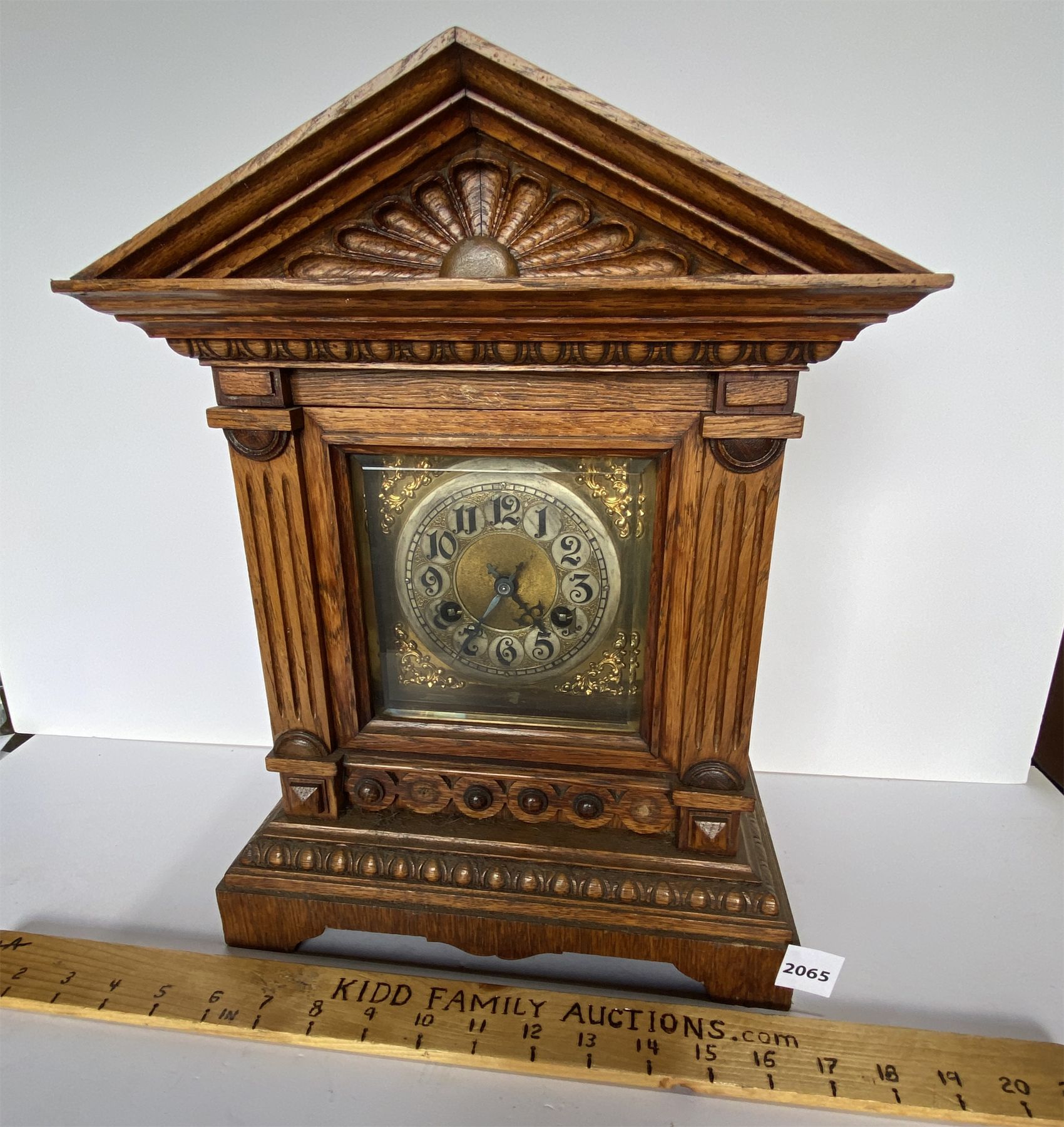 WOOD BODY MANTLE CLOCK