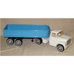 IH Loadstar Truck w/ Blue Grain Trailer