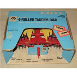 Massey-Ferguson 4-roller Tandem Disc in Blue Box