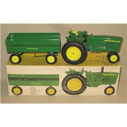 JD 3020 w/ Flarebox Wagon 2pc Farm Set in Ice Cream Box