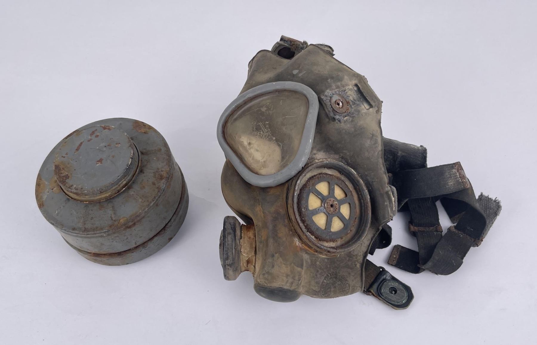 WW2 D Day M5 Airborne Gas Mask