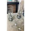 Image 2 : SHANNON METRO CRYSTAL CLOCK AND 2 TABLE LAMPS