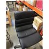 Image 2 : BLACK GAS LIFT ROLLINNG CHAIR