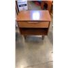 Image 8 : MID CENTURY 9 DRAWER DRESSER AND NIGHTSTAND