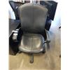 Image 2 : GAS LIFT OFFICE CHAIR AND 2 DRAWER FILING CABINET
