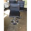 Image 2 : 3 BLACK GAS LIFT BAR STOOLS