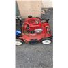 Image 2 : 22" TORO GAS POWERED RECYCLER LAWN MOWER WITH CATCHER WORKING