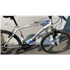 Image 2 : WHITE SUPERCYCLE BIKE