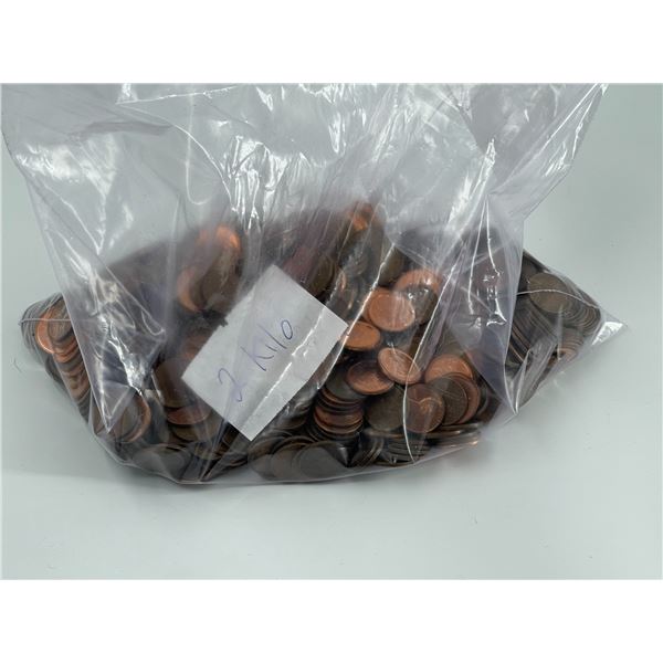 2 Kilos Canadian Pennies & USA Pennies 70% 1940s