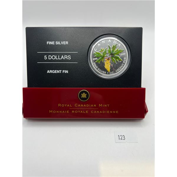 2005 $5 Coloured Fine Silver Maple Leaf Coin