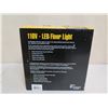 Image 3 : Defender 110V LED Floor Light New in Box