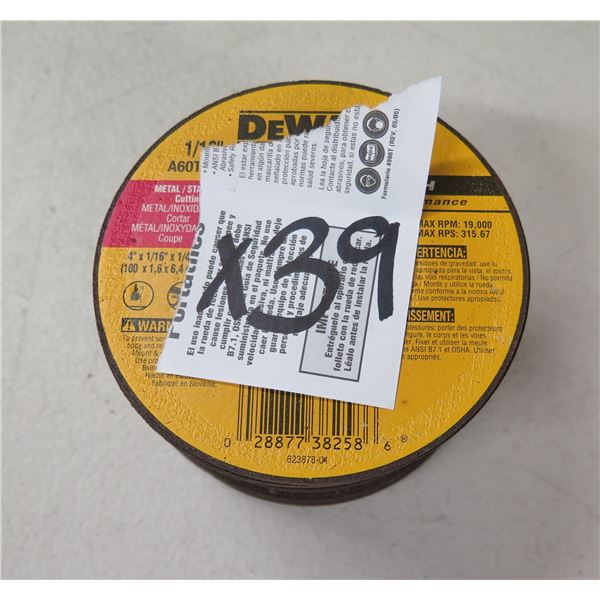 Qty 39 DeWalt Metal/Stainless Cutting Wheel DW8715