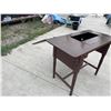Image 5 : LOVELY DESK WITH "HIDDEN" STORAGE COMPARTMENT