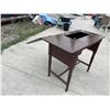 Image 6 : LOVELY DESK WITH "HIDDEN" STORAGE COMPARTMENT