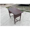 Image 8 : LOVELY DESK WITH "HIDDEN" STORAGE COMPARTMENT