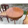 Image 4 : SIDE TABLE AND CHAIRS