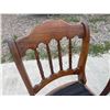 Image 9 : SIDE TABLE AND CHAIRS