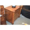 Image 8 : VINTAGE KOA SIDE CHESTS, EACH W/3 DRAWERS FLANKED BY PLAIN CYLINDRICAL PILASTERS, RAISED ON COMPRESS