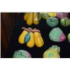 Image 2 : COLLECTION OF CHINESE PORCELAIN TEMPLE FRUITS (6 PCS)