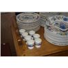 Image 10 : MASON'S 'REGENCY' PLANTATION COLONIAL IRONSIDE ENGLISH CHINA  (198 PCS)