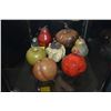 Image 2 : COLLECTION OF ASSORTED FRUITS (7 PCS)