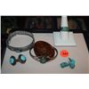 Image 1 : MIXED LOT: FASHION JEWELRY & RESIN PEBBLE (6 PCS)