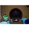 Image 2 : MIXED LOT OF VARIOUS COLORED PEKING GLASS: BOWL, VASES, TEA CUPS, PLATE JAR & 2 STANDS (8 PCS)