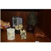 Image 3 : MIXED LOT: VASES, BOXES, FIGURES, SNUFF BOTTLE, ETC. (12 PCS)