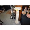 Image 1 : WHITE MARBLE PEDESTAL